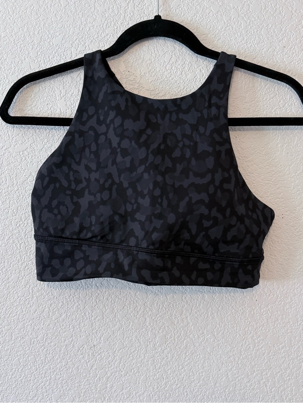 Lululemon High Neck Black Leopard Print Sports Bra 0208